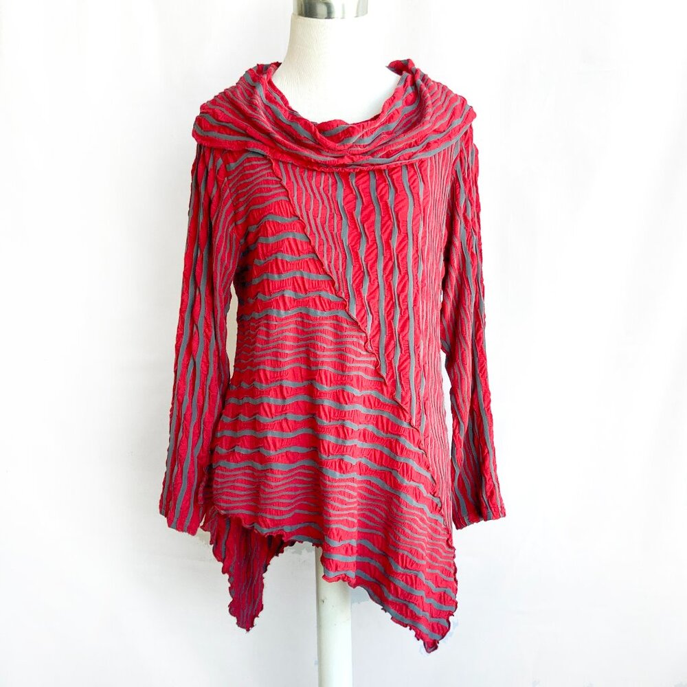 Yushi Crinkle Y2K Tunic Top